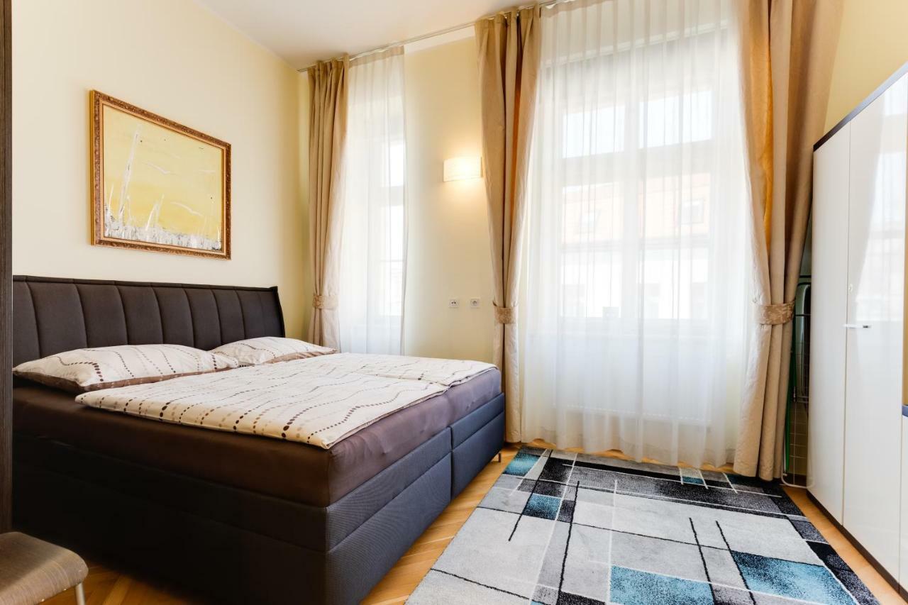 Halkova Studio Apartman Prága Kültér fotó