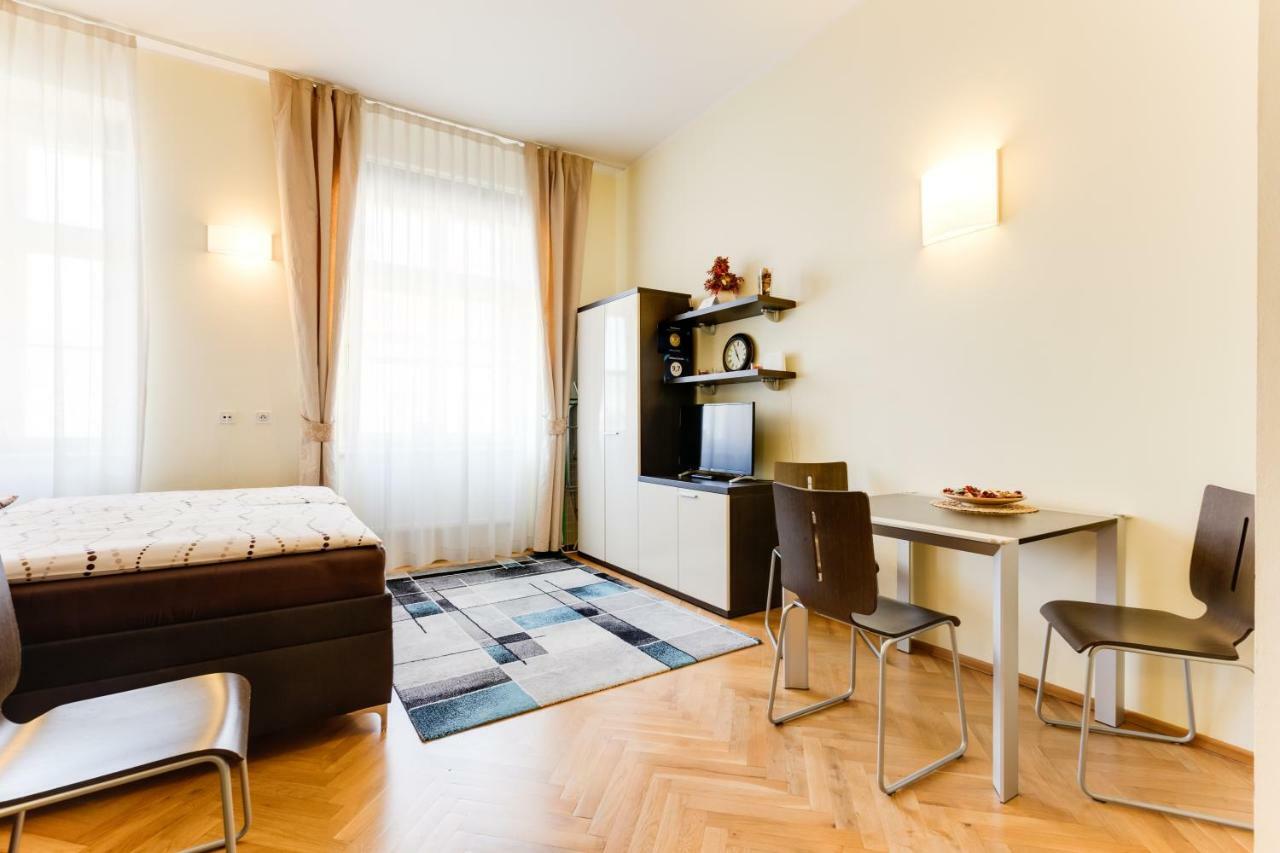 Halkova Studio Apartman Prága Kültér fotó