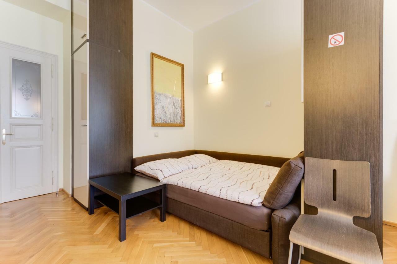 Halkova Studio Apartman Prága Kültér fotó