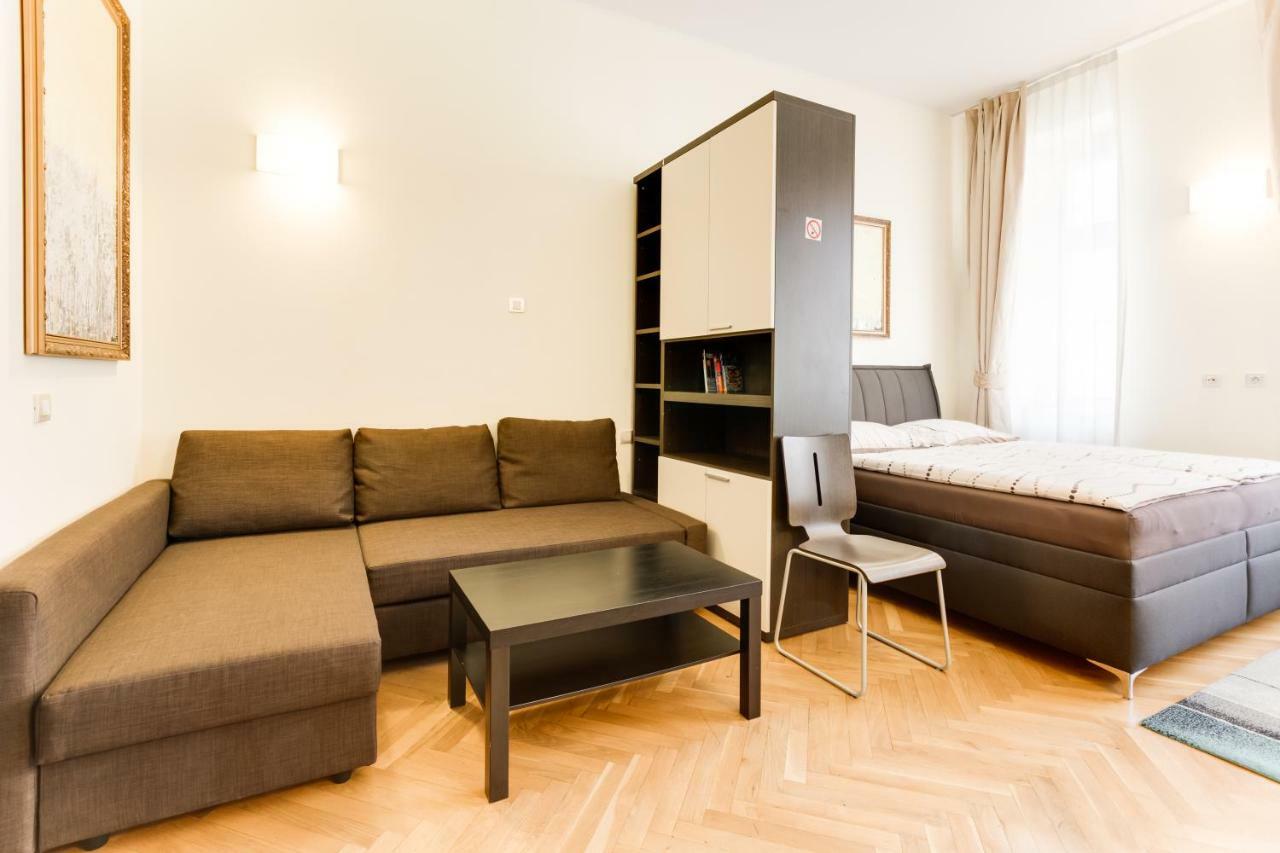 Halkova Studio Apartman Prága Kültér fotó